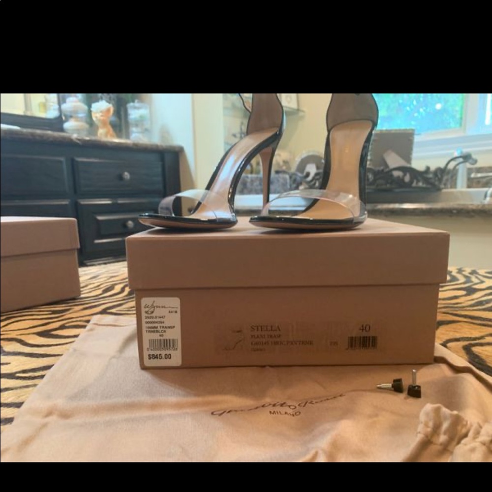 Brand new heels